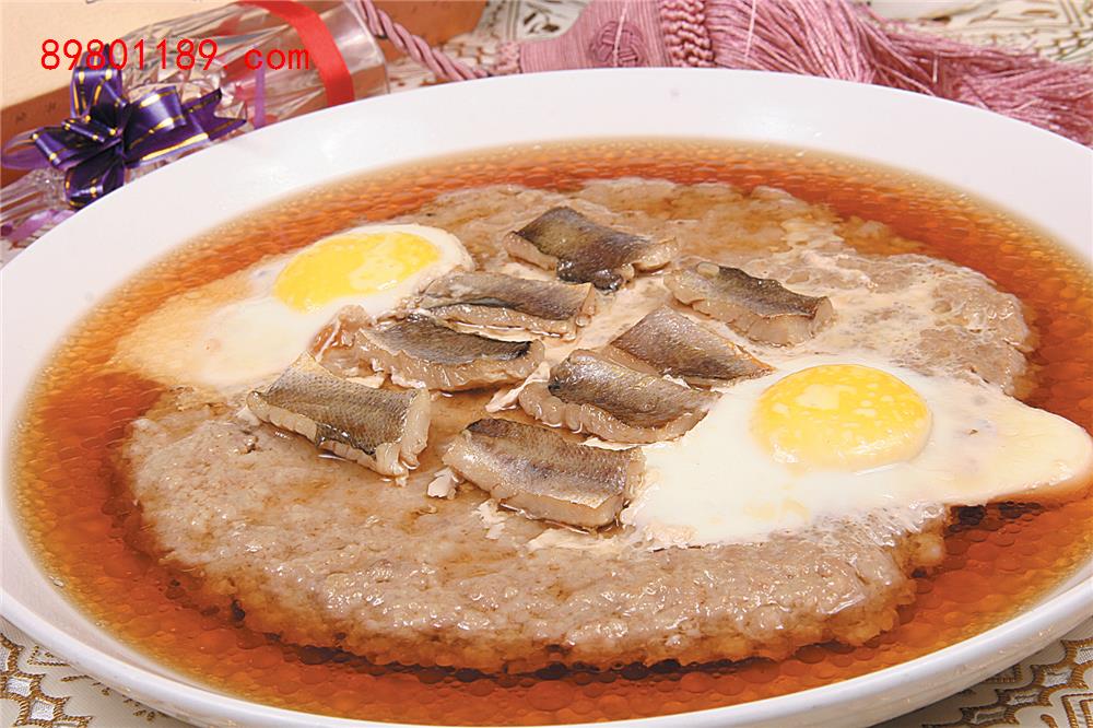 咸蛋黄肉饼蒸黄鱼